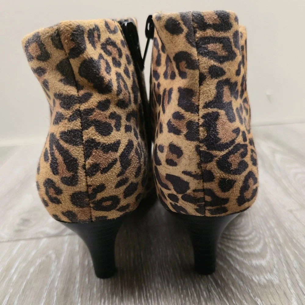 Clarks Linvale Sea Leopard Print Leather Kitten Heel Ankle‎ Boots Womens 6.5 M